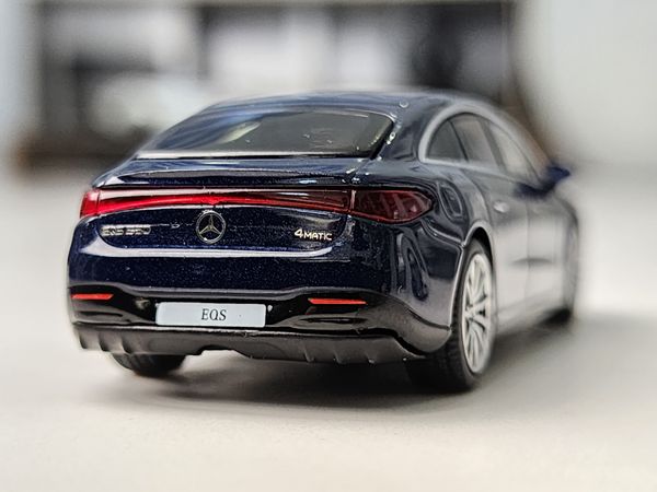 Xe Mô Hình Mercedes-Benz EQS 580 4MATIC 1:64 MiniGT ( Blue Matallic )