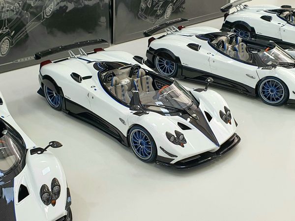 Xe mô hình Pagani Zonda HP 1:18 LCD (Trắng)