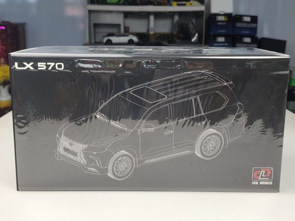 Xe Mô Hình Lexus LX570 1:18 LCD ( Bạc )