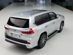 Xe Mô Hình Lexus LX570 1:18 LCD ( Bạc )