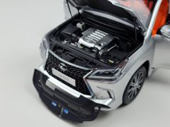 Xe Mô Hình Lexus LX570 1:18 LCD ( Bạc )