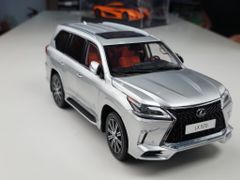 Xe Mô Hình Lexus LX570 1:18 LCD ( Bạc )