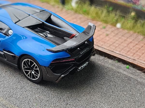 Xe Mô Hình Bugatti Divo 1:64 MiniGT ( Blu Bugatti LHD )