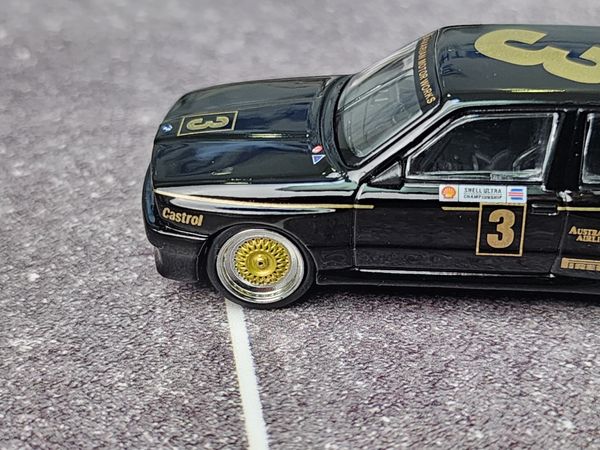 Xe Mô Hình BMW M3 #3 JPS Team BMW 1987 ATCC Championship Winner -Australia Exclusive 1:64 MiniGT (  Black )