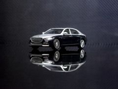 Xe Mô Hình Maybach S680 Cirrus 1:64 MiniGT ( Xanh & Bạc )