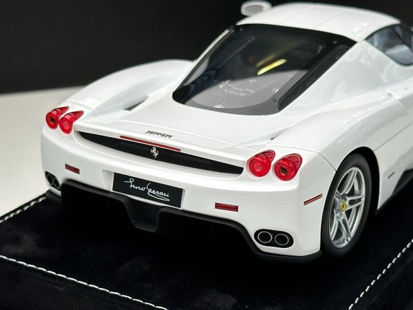 Xe Mô Hình Ferrari Enzo 1:18 HH Model ( Bianco Avorio )