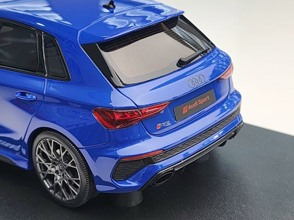 Xe Mô Hình Audi RS 3 Sportback Performance Edition 2022 1:18 GT Sprirt