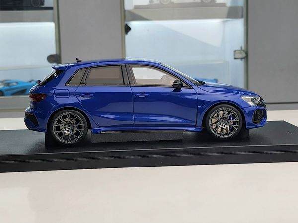 Xe Mô Hình Audi RS 3 Sportback Performance Edition 2022 1:18 GT Sprirt