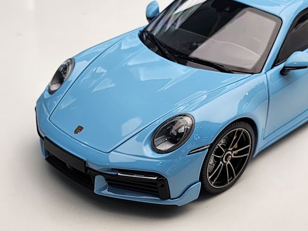 Xe mô hình Porsche 911 (992) Turbo S Coupe Sport Design - 2021 1:18 Minichanmps (Light Blue)