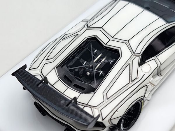 Xe Mô Hình Lamborghi Aventador 1:64 LBWK ( Trắng )