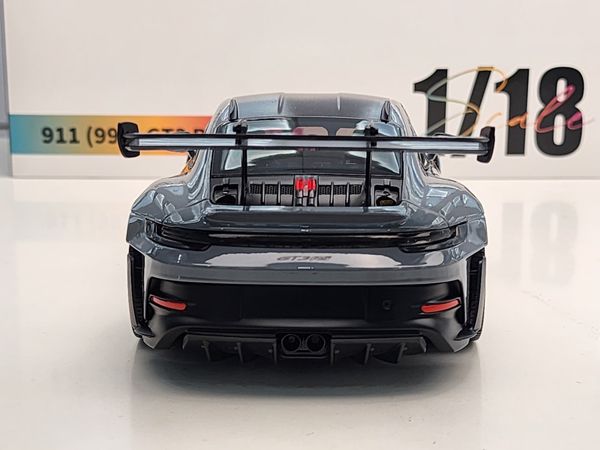 Xe Mô Hình Porsche 911 GT3 RS 2024 1:18 Minichamps ( Xám Mâm Đen )