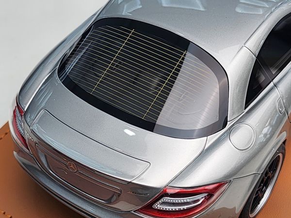 Xe mô hình Mercedes-Benz SLR 1:18 Ivy Model (Crystal Silver)