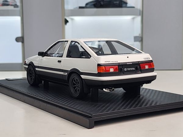 Xe mô hình Toyota AE86 Trueno 1:18 Ivy Model (Trắng Mui Đen)