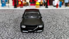 Xe Mô Hình Nissan Skyline Kenmeri Liberty Walk 1:64 MiniGT ( Đen )