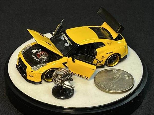 Xe Mô Hình Rocket Bunny R35 Pandem 1:64 PGM ( Yellow / Luxury )