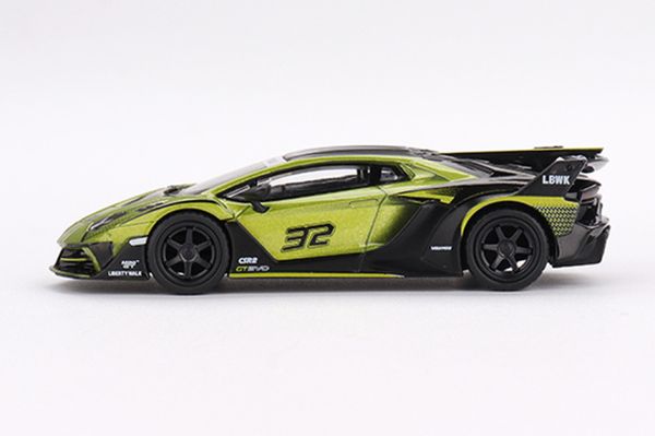 Xe Mô Hình LB-Silhouette Works Lamborghini Aventador GT EVO 1:64 MiniGT ( Lime #32 )