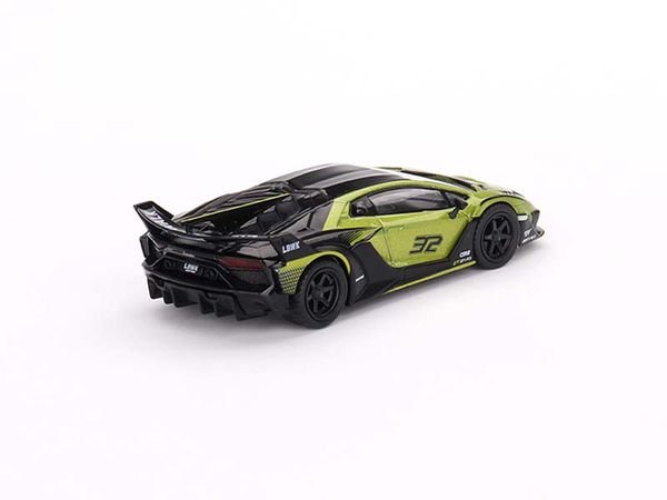 Xe Mô Hình LB-Silhouette Works Lamborghini Aventador GT EVO 1:64 MiniGT ( Lime #32 )