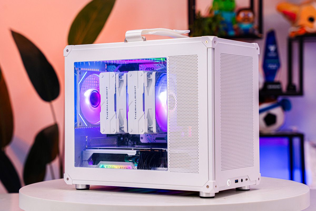 PC MINI AMD GAMING PRO RYZEN 7 7700 - RTX 5060 8GB WHITE (ALL NEW - Bảo hành 36 tháng)
