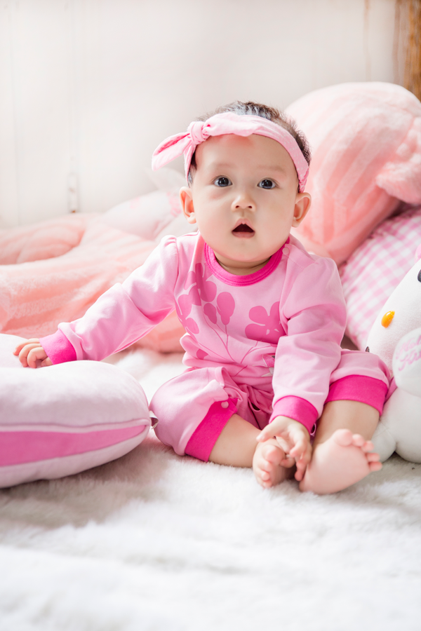 Bộ liền Mickey sơ sinh dài tay bé gái Rabity 5016