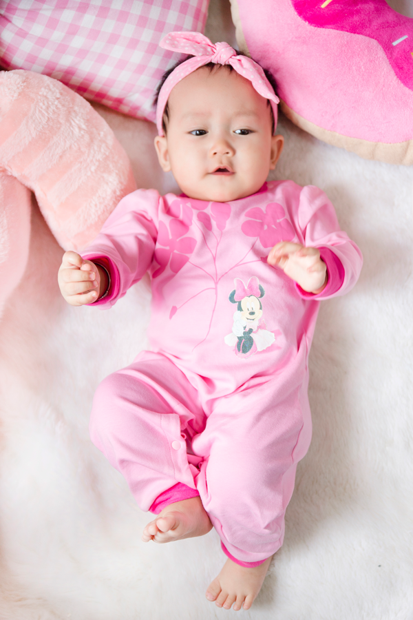 Bộ liền Mickey sơ sinh dài tay bé gái Rabity 5016