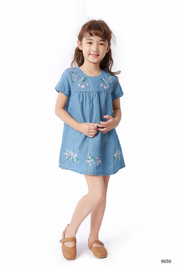 Đầm bò sát nách bé gái Rabity 9050