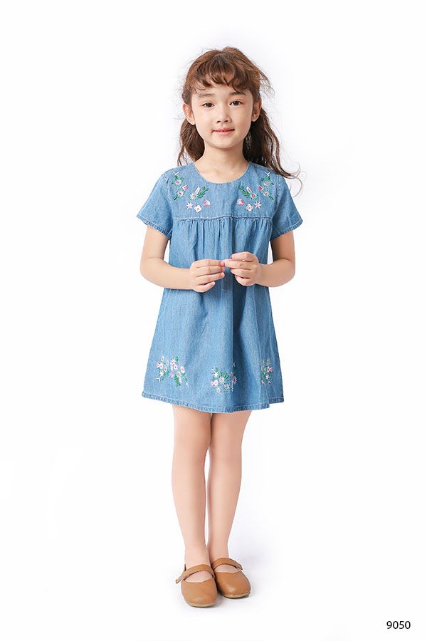Đầm bò sát nách bé gái Rabity 9050