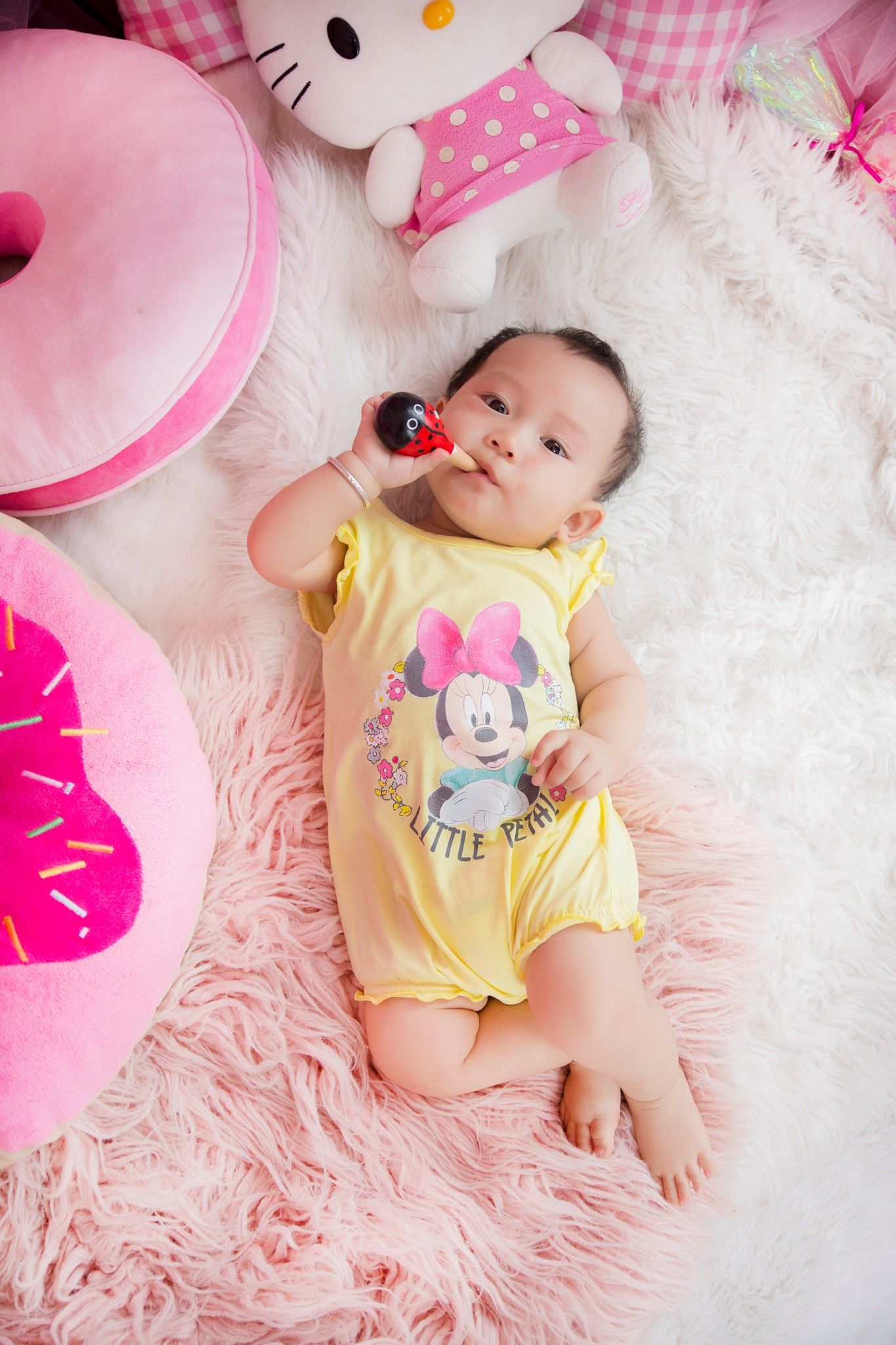 Bộ liền sơ sinh Mickey bé gái Rabity 5003
