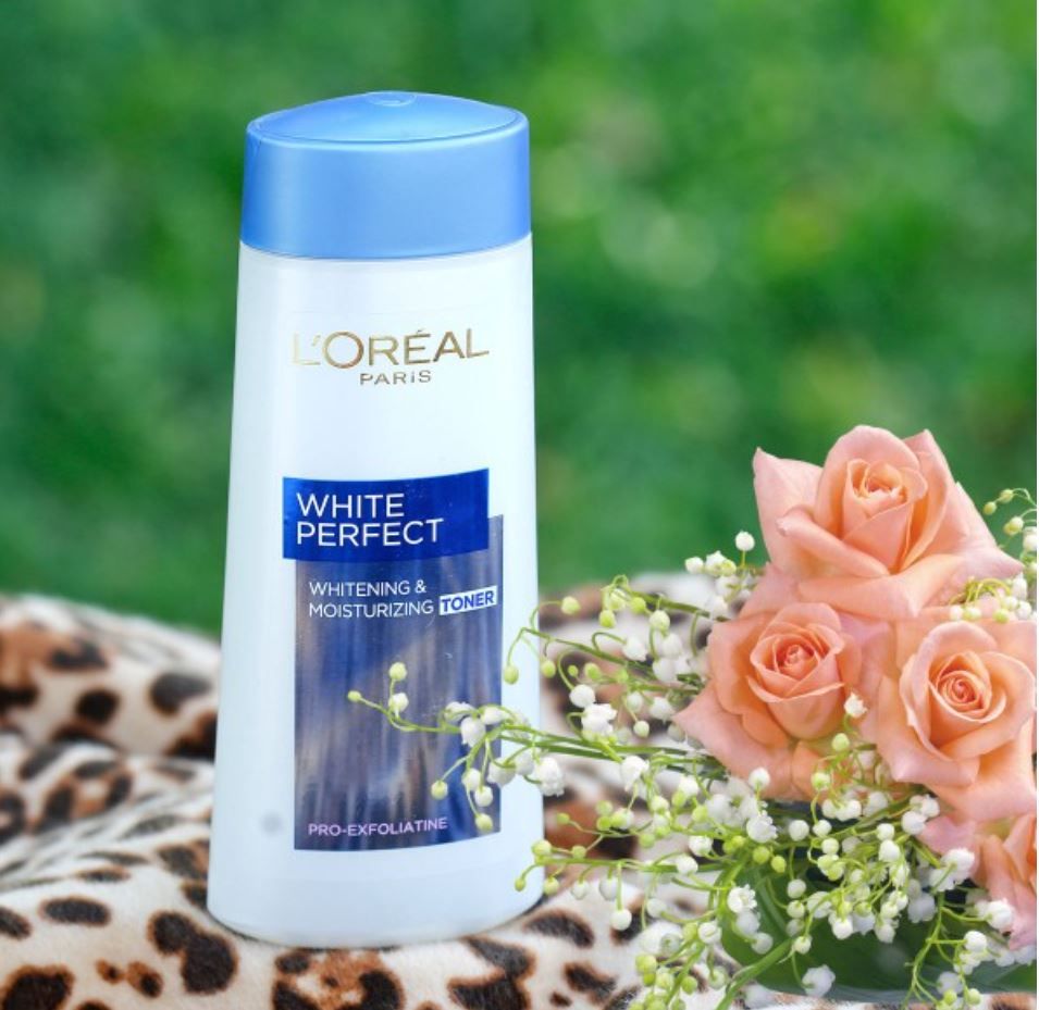 Nước Hoa Hồng L'Oreal Paris Skincare Trắng Da White Perfect 200ml