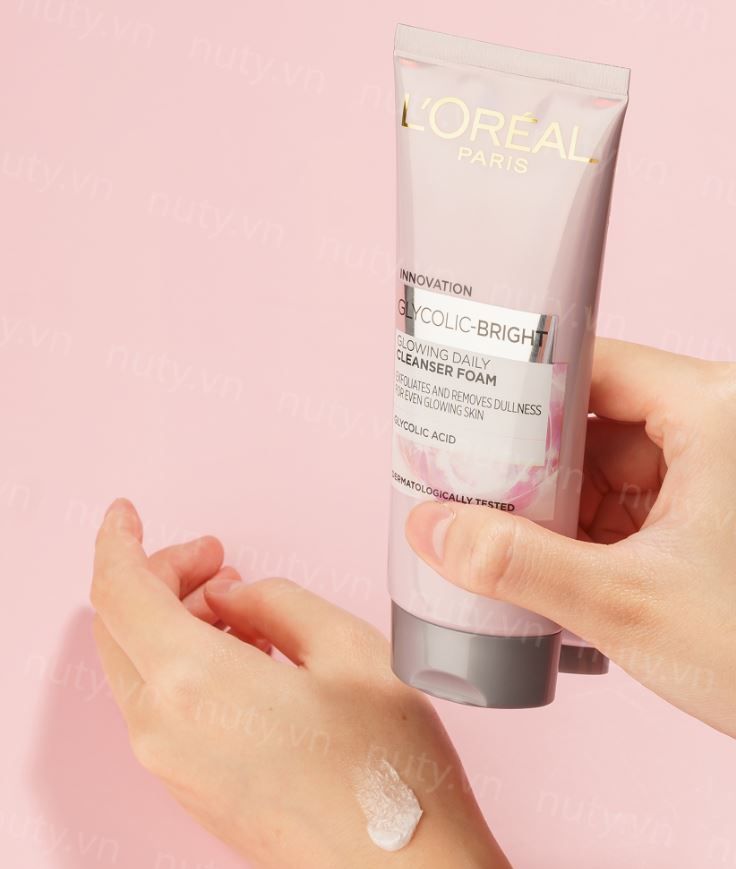 Sữa Rửa Mặt Sáng Da L'Oreal Paris Glycolic-Bright Glowing Daily Cleanser Foam 100ml