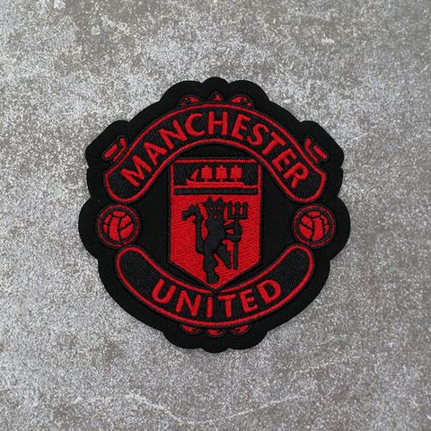 LOGO thêu MANCHESTER đen đỏ