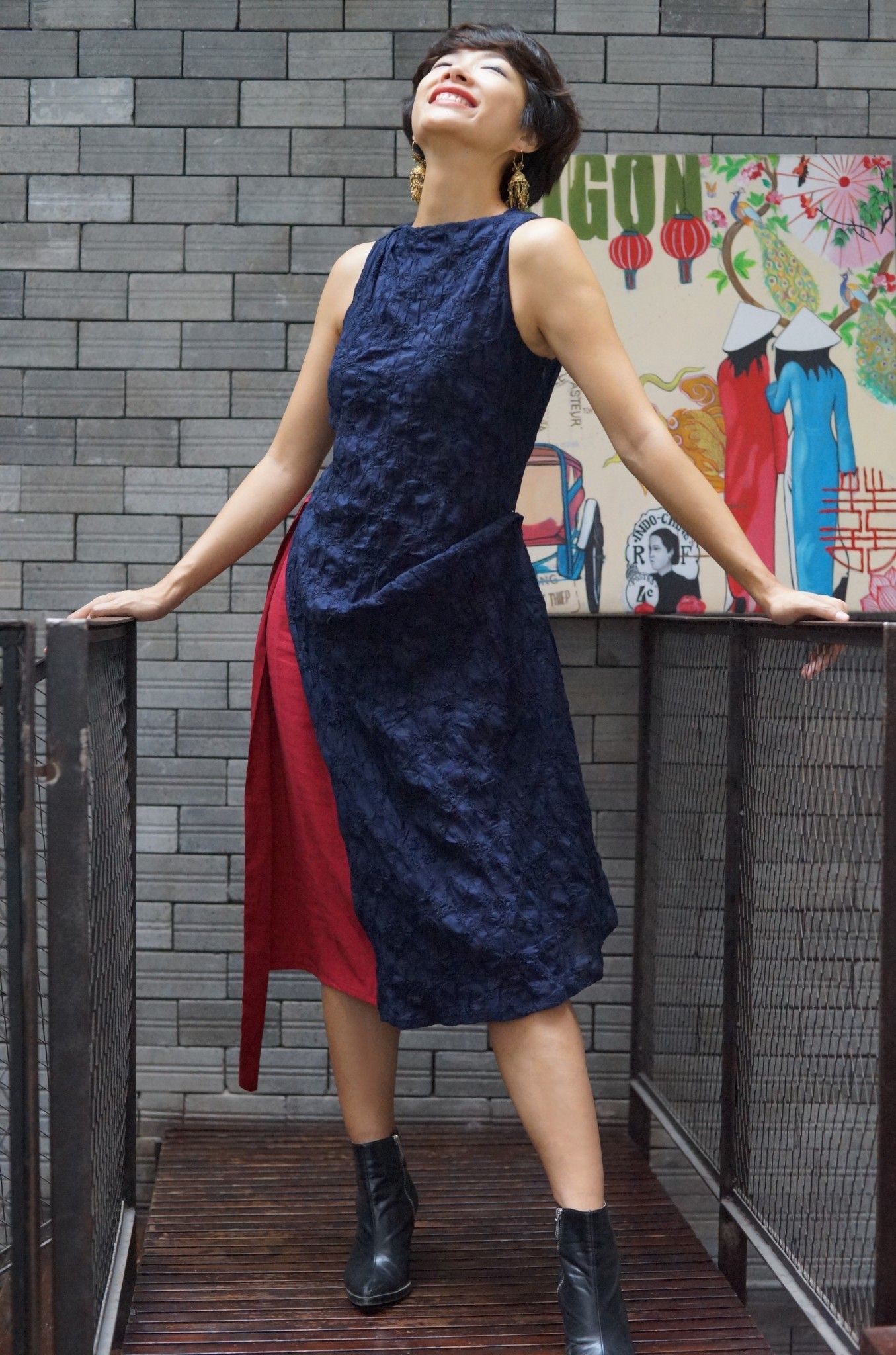 ASYMMETRIC LITTLE FLARE MIDI DRESS