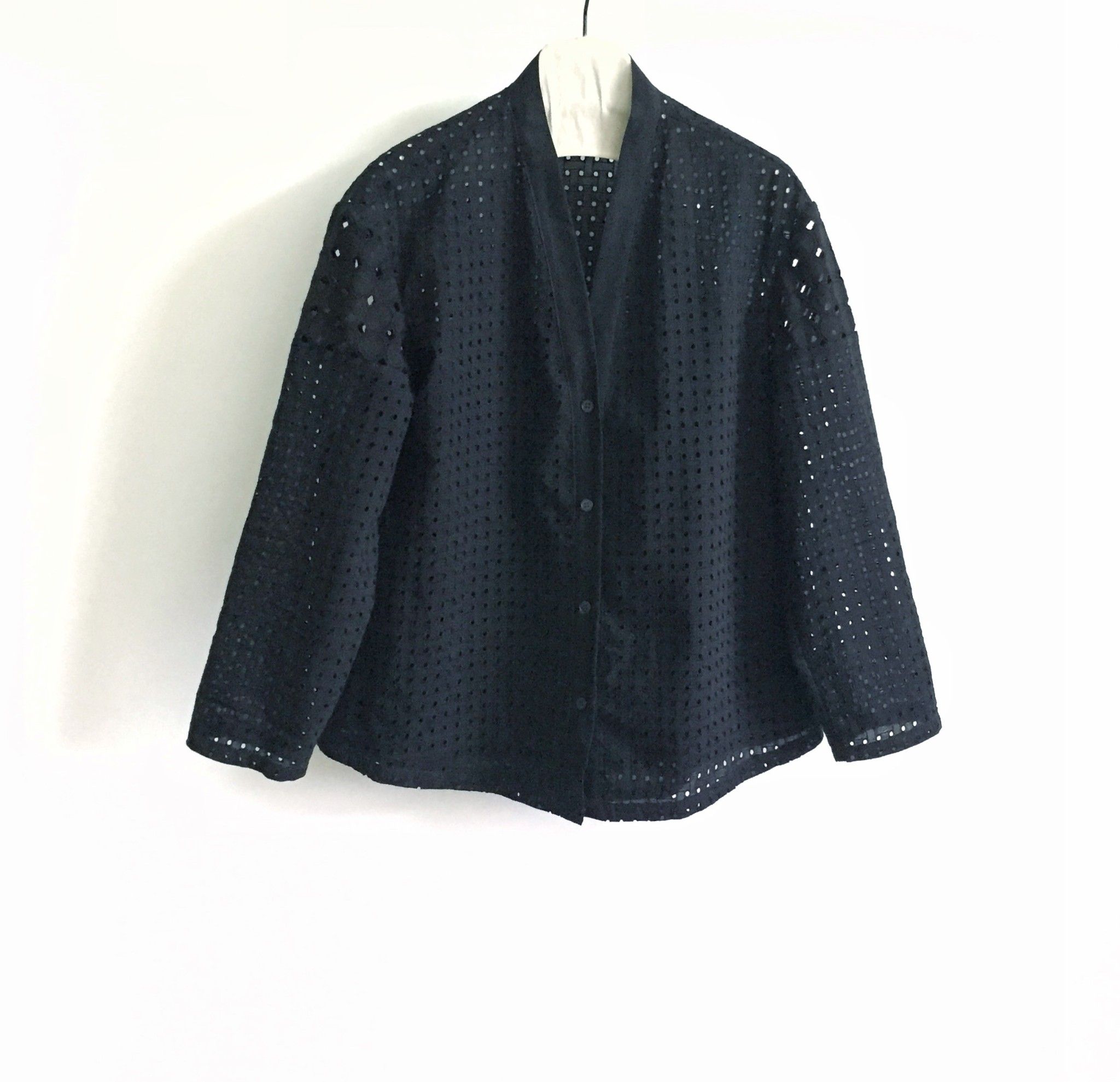 EMBROIDERY PATTERN BLOUSE