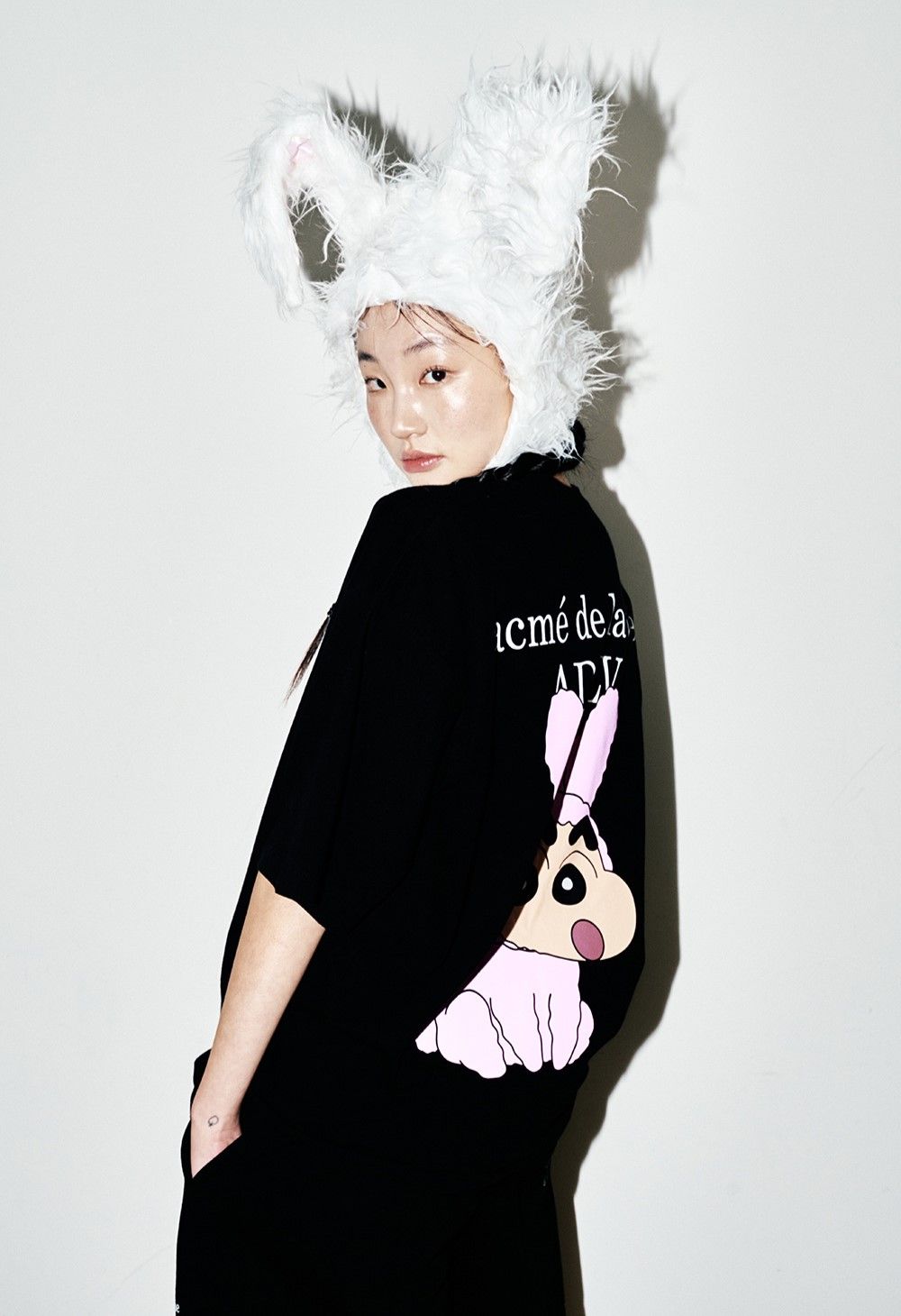 Áo thun ADLV - Acmédelavie Fuzzy Rabbit Shinchan Short Sleeve T-Shirt