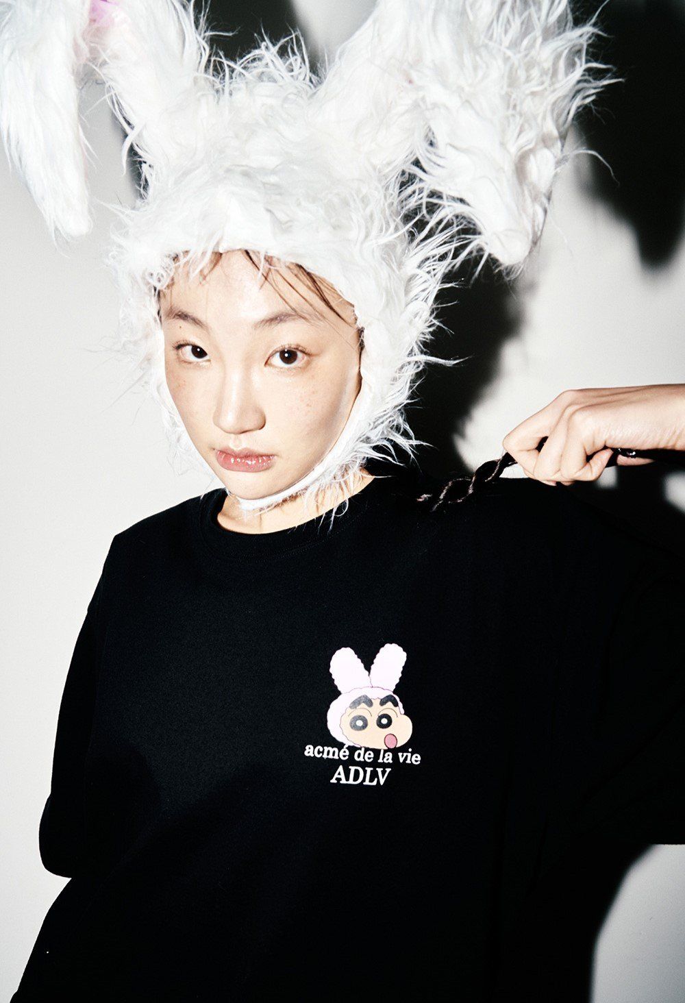 Áo thun ADLV - Acmédelavie Fuzzy Rabbit Shinchan Short Sleeve T-Shirt