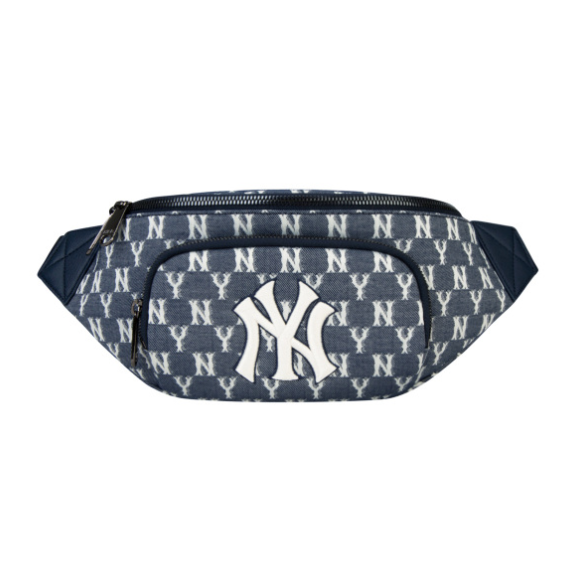 TÚI ĐEO CHÉO JACQUARD MONOGRAM HIP SACK NEW YORK YANKEES