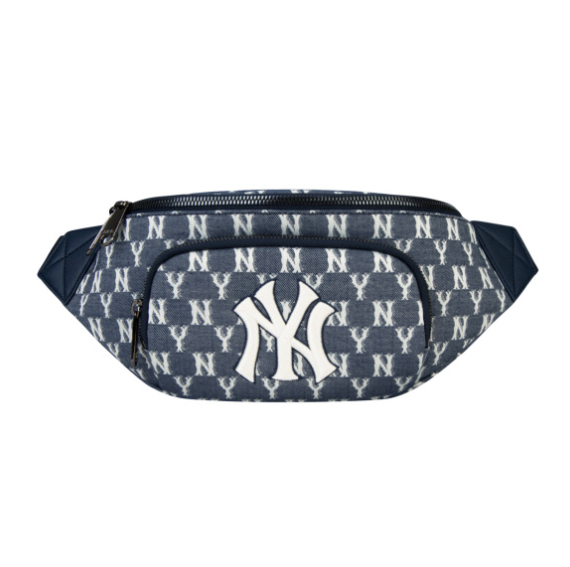  TÚI ĐEO CHÉO JACQUARD MONOGRAM HIP SACK NEW YORK YANKEES 