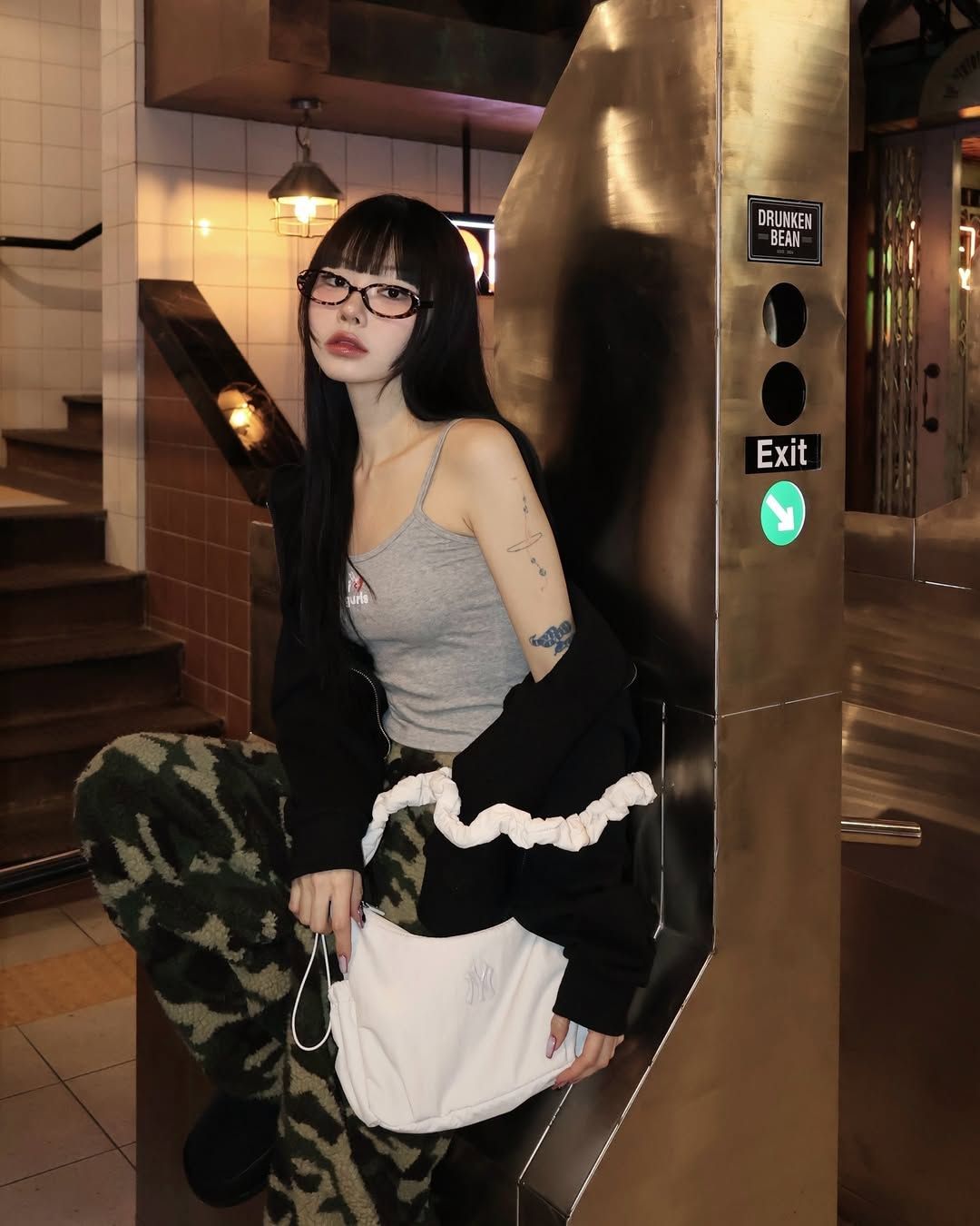 Túi Xách MLB Korea - Basic Athleisure Hobo Bag NY Yankees - 3ABQA015N-50CRS