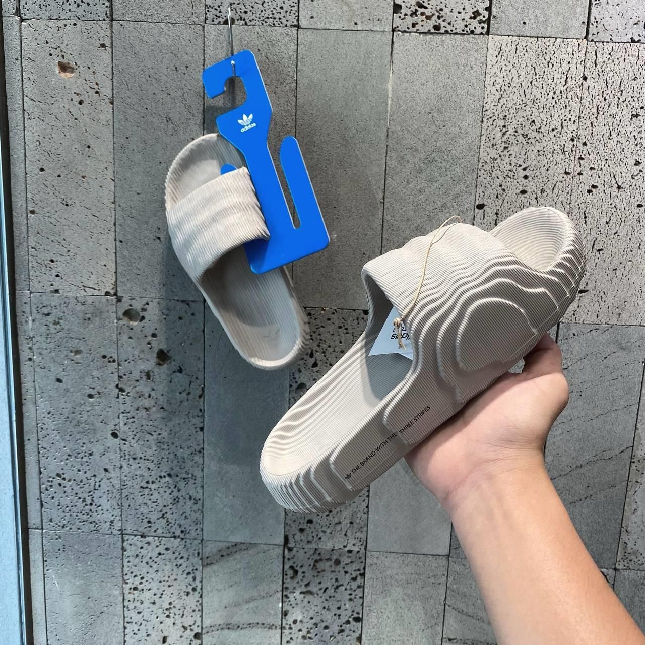 Dép Adidas Adilette 22 Light Brown - HQ4670