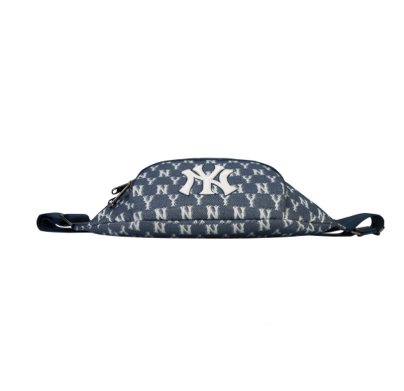 TÚI ĐEO CHÉO JACQUARD MONOGRAM HIP SACK NEW YORK YANKEES