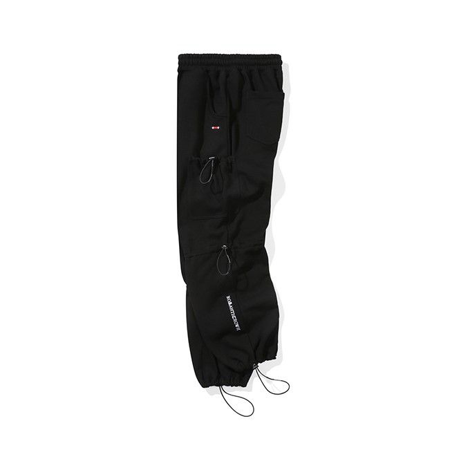  Quần Jogger RMTCRW [ROMANTIC CROWN] - UNBALANCE POCKET SWEAT PANTS BLACK 