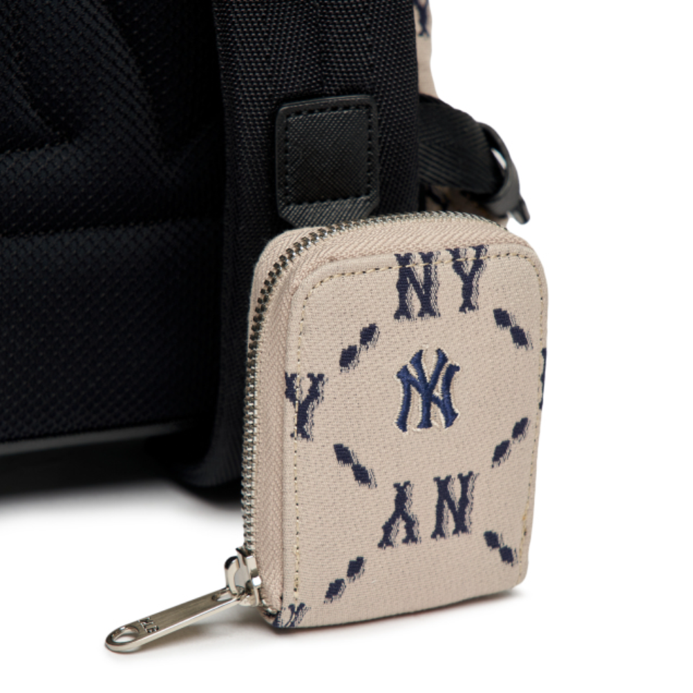  Balo MLB Korea - MONOGRAM DIAMOND JACQUARD BACKPACK NEW YORK YANKEES - 3ABKM022N-50BGS 