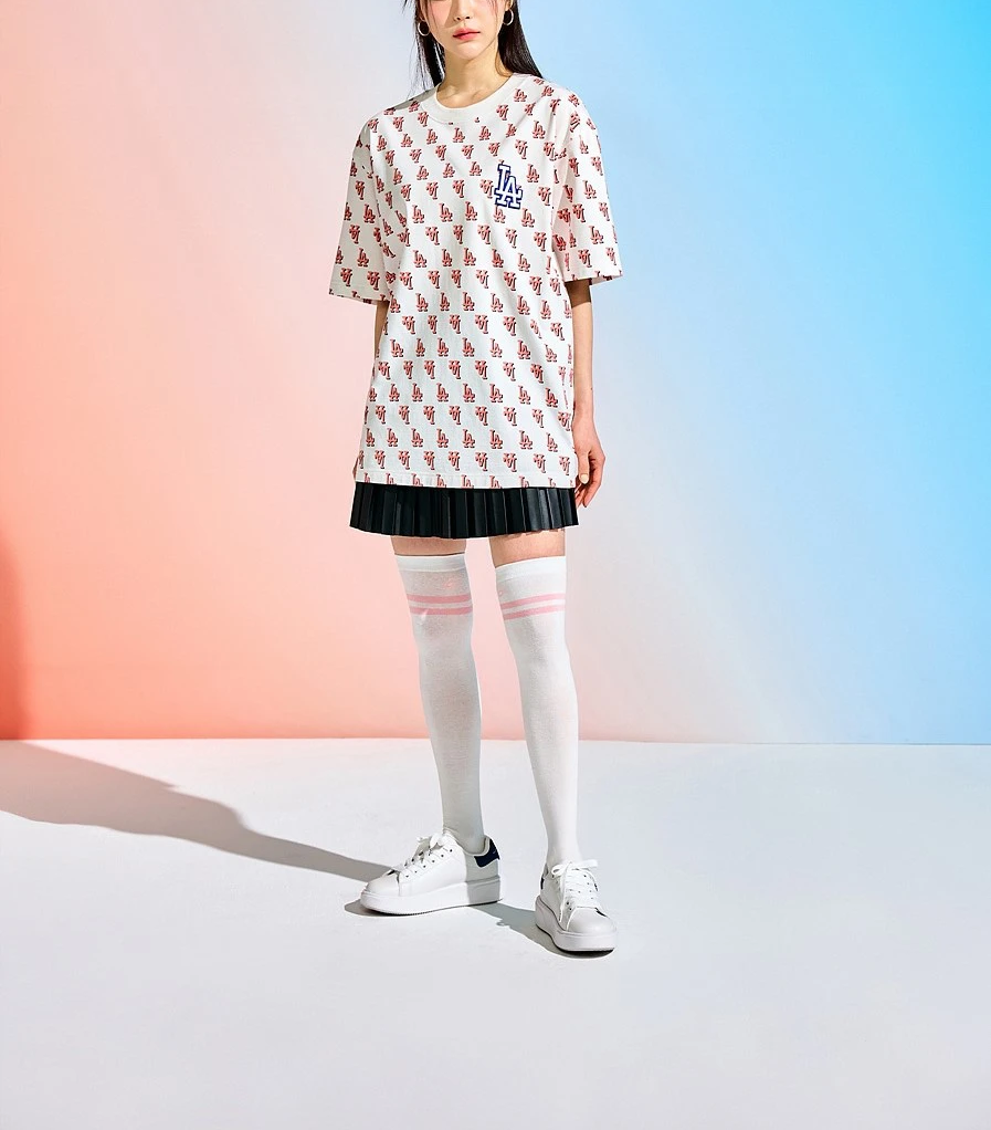 Áo thun MLB - CLASSIC MONOGRAM FRONT PANEL PATTERN SHORT SLEEVE LA DODGERS CREAM - 3ATSM1133-07CRS