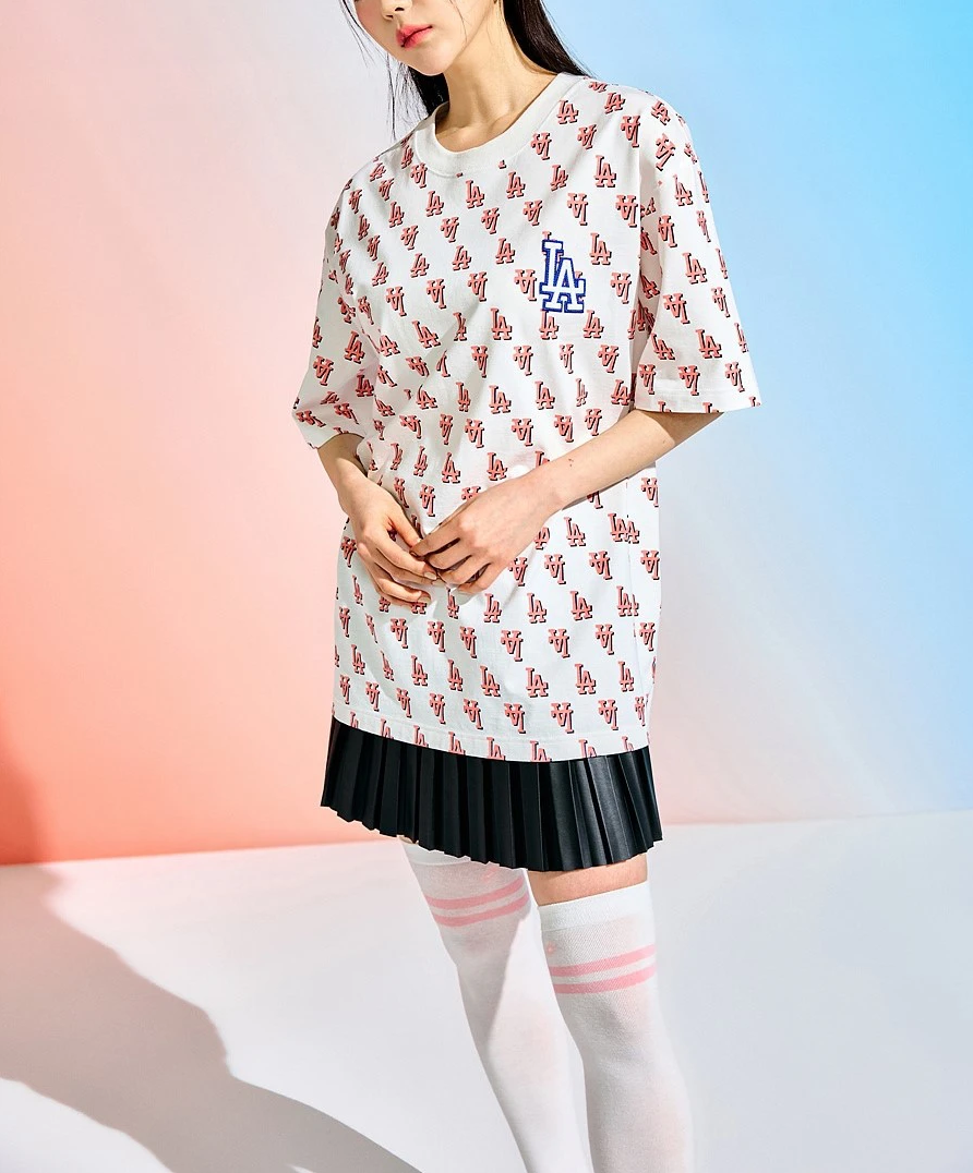 Áo thun MLB - CLASSIC MONOGRAM FRONT PANEL PATTERN SHORT SLEEVE LA DODGERS CREAM - 3ATSM1133-07CRS