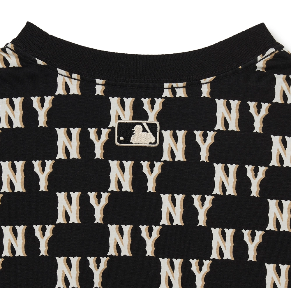 Áo thun MLB - CLASSIC MONOGRAM FRONT PANEL PATTERN SHORT SLEEVE NEWYORK YANKEES BLACK - 3ATSM1133-50BKS