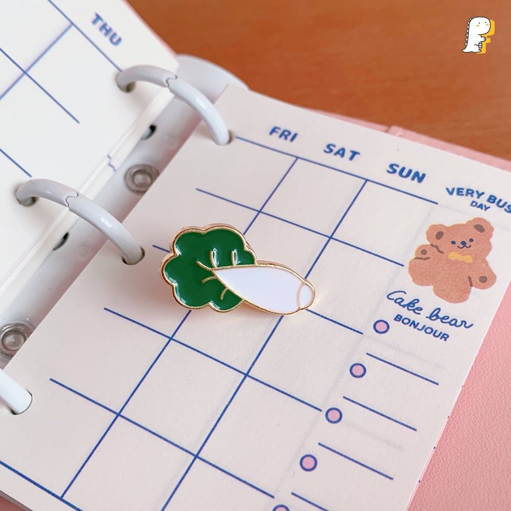 Pin cài hoạt hình