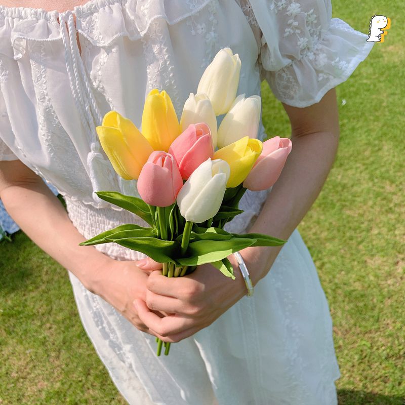 Hoa Tulip lụa trang trí