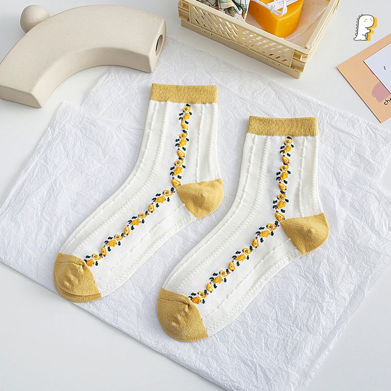 Tất vớ cổ trung Họa tiết tone vàng