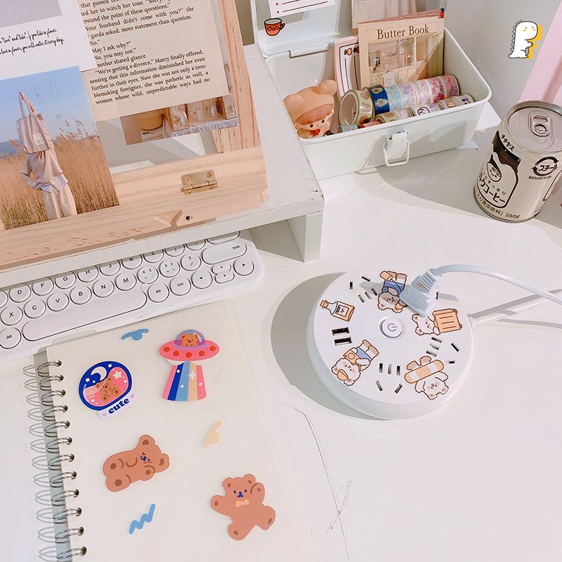 Ổ điện tròn kèm sticker trang trí