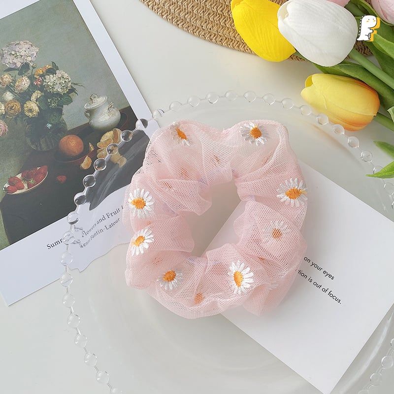 Scrunchies thun cột vải lưới thêu hoa cúc nhụy vàng
