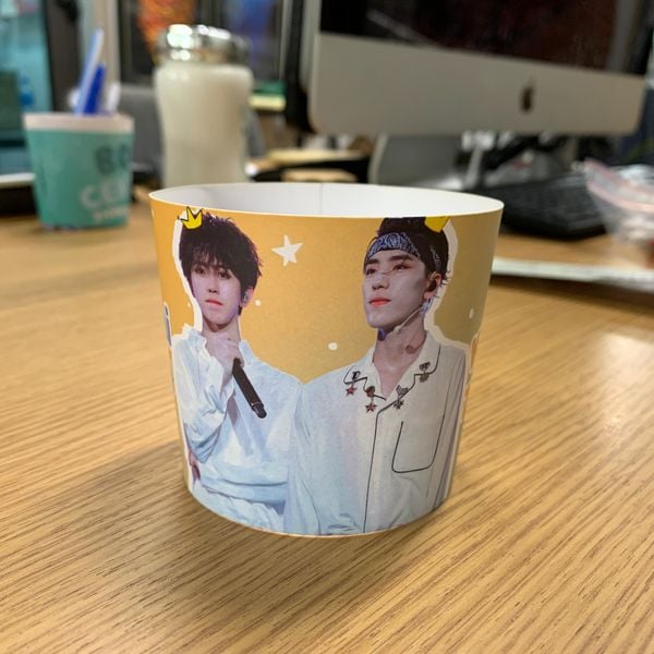 Tìm hiểu cup holder kpop là gì và vai trò của nó trong fandom
